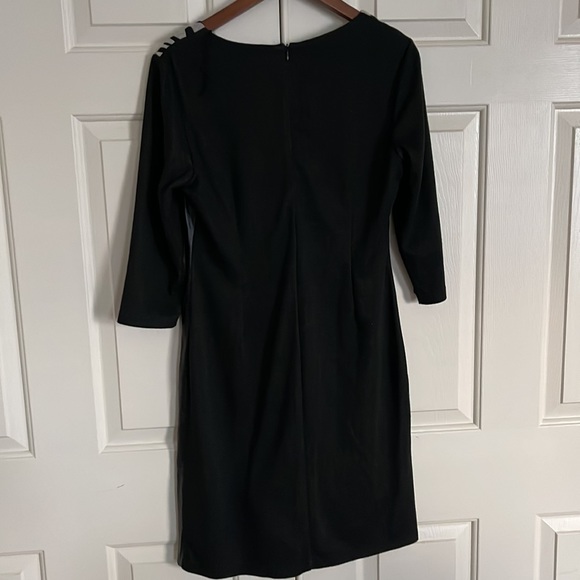 Dress - Picture 3 of 3